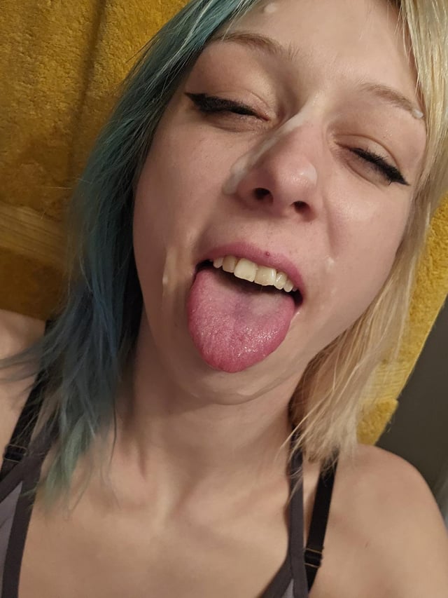 Daddy missed my mouth 🙈🤣🤤